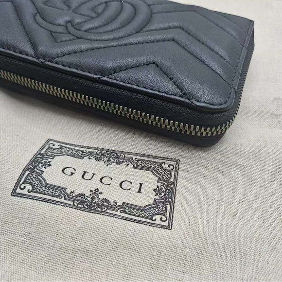 Gucci Black Chevron Wallet with Gold Accents - Picture 2 of 7